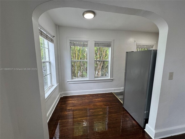 Foto del edificio - 177 NE 50th St