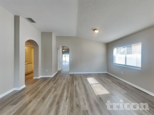 Building Photo - 27909 Breakers Dr