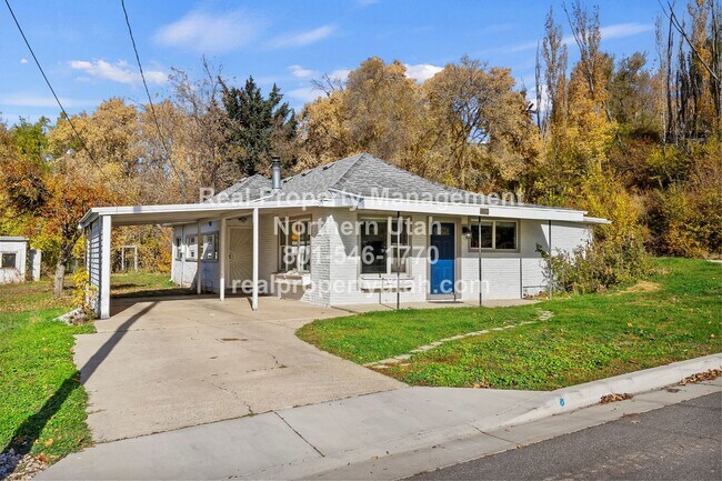 Foto del edificio - 662 4th St S