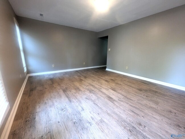Building Photo - 9008 Mahogany Row SE