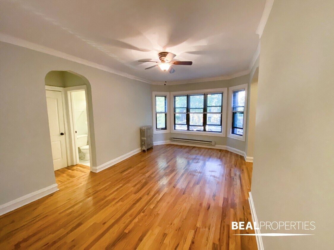 Primary Photo - 4614 N Paulina St