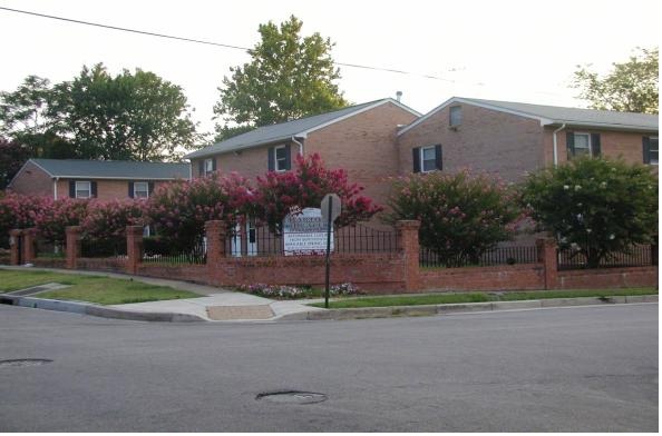 Primary Photo - Barton Heights Apartments