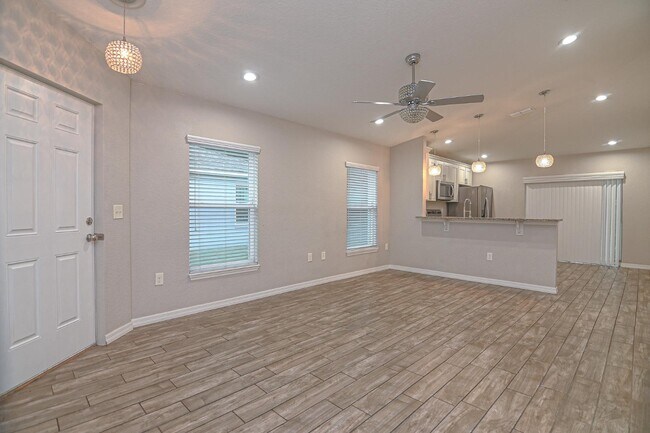 Building Photo - 540 Calla Pl