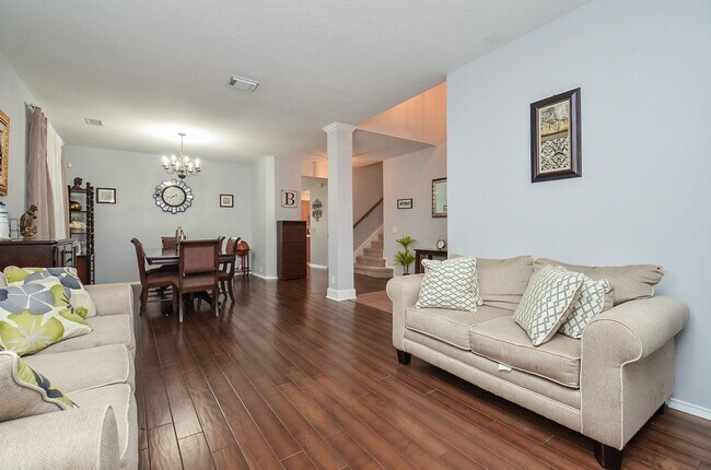 Foto del edificio - 4922 Beechknoll Ln