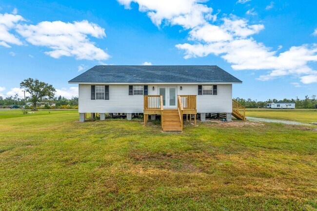 Building Photo - 3B/2B Home Available in Grand Lake - MOVE ...