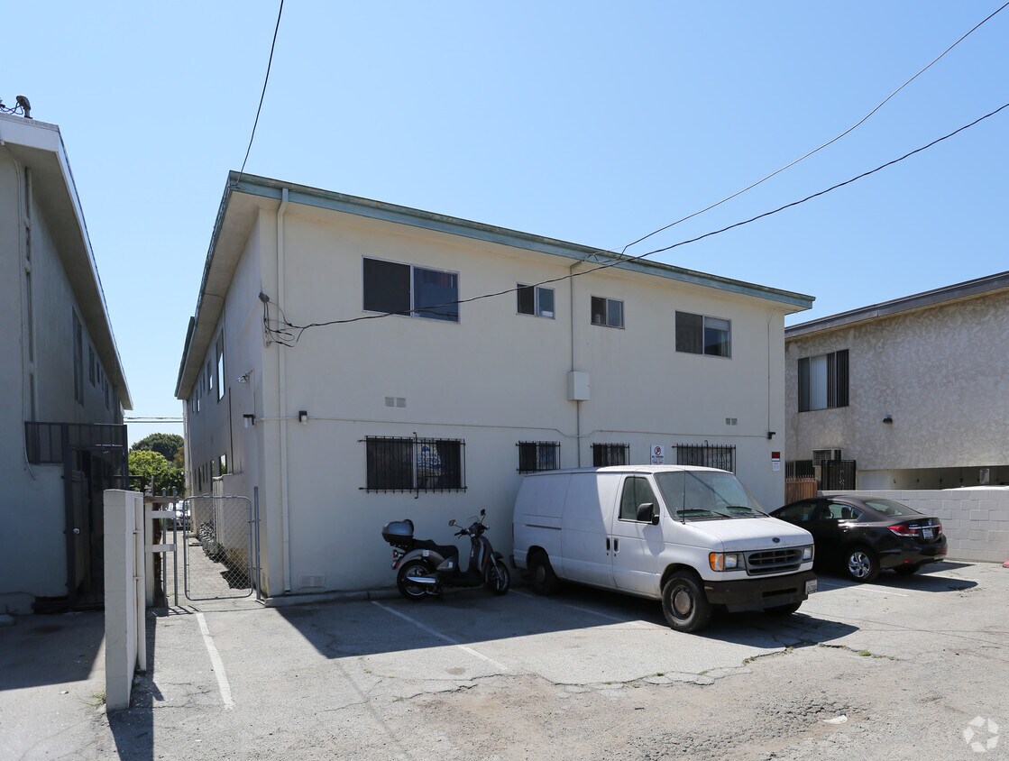 Foto del edificio - 12103 Pacific Ave