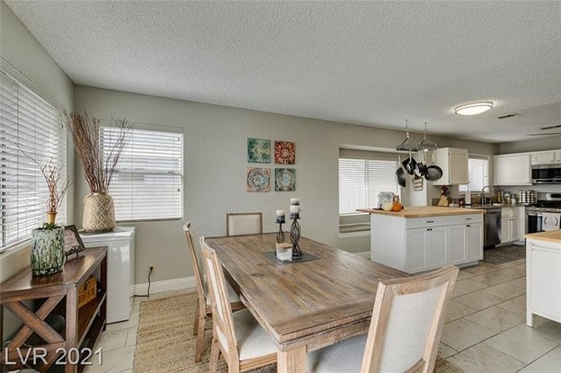 Building Photo - 1641 Duarte Dr