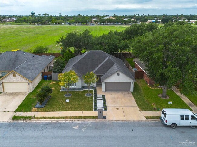 Building Photo - 21 Mynah Ave