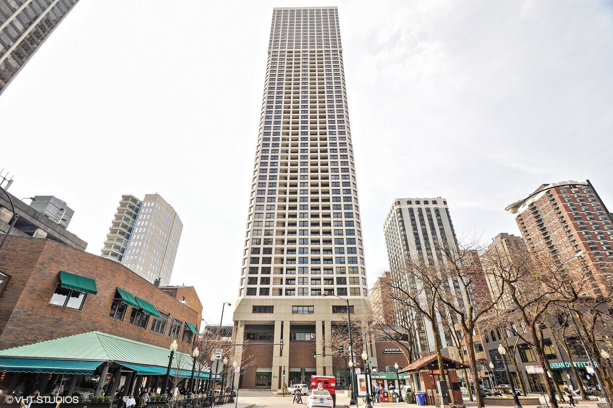 Foto principal - 1030 N State St