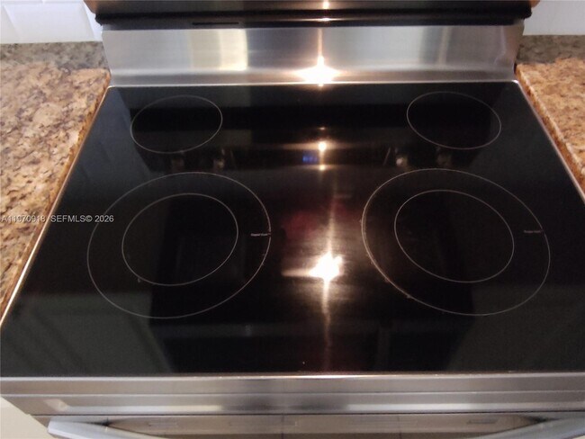 Foto del edificio - 3705 NE 4th St