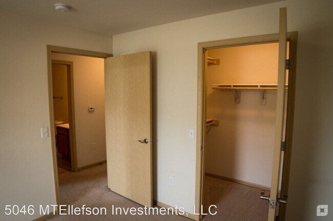 Building Photo - 5054 Siggelkow Rd
