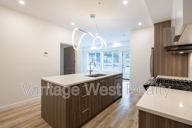 Photo du bâtiment - 630-630 Boynton Pl