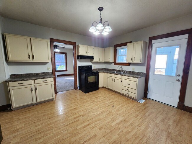 Foto del edificio - Spacious 3 Bedroom 1.5 Bathroom Home