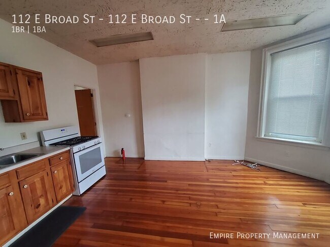 Foto del edificio - 112 E Broad St