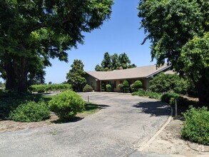 Building Photo - 12710 S Sunnyside Ave