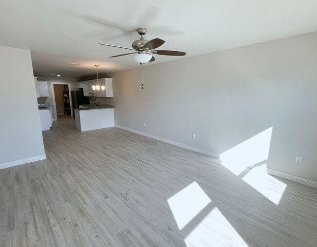 Building Photo - Charming 3 bedroom 2 bathroom duplex in Si...