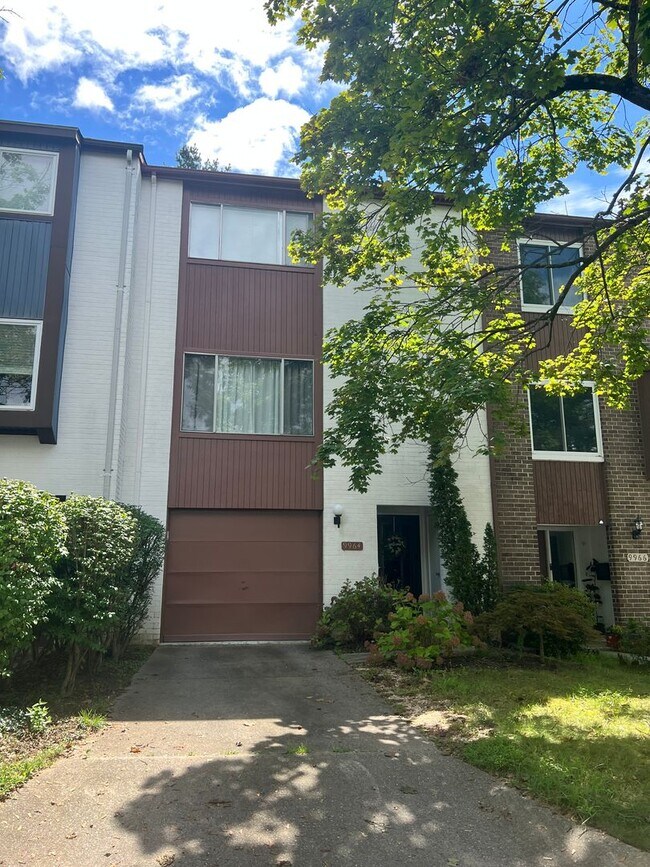 Foto del edificio - Lovely 3 BR/2.5 BA Townhome in Montgomery ...