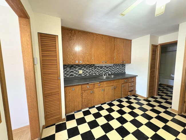 Building Photo - 358 Milford Rd