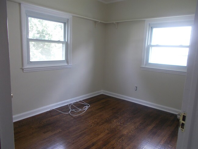Building Photo - 526 Rosewood Terrace