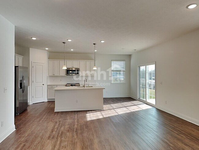 Foto del edificio - 8428 Merlin Dr