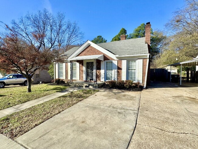 Photo - 135 S Greer St Townhome