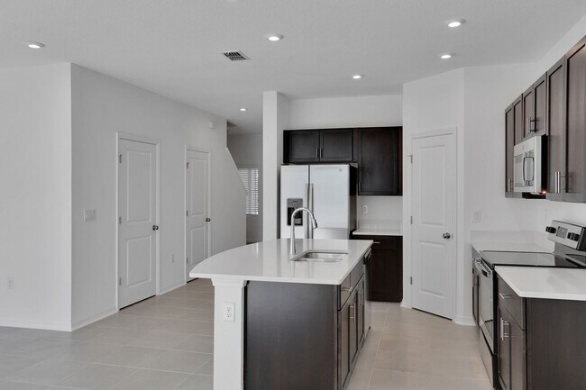 Building Photo - Pet Friendly Townhome w/ amenities in Annies Walk!