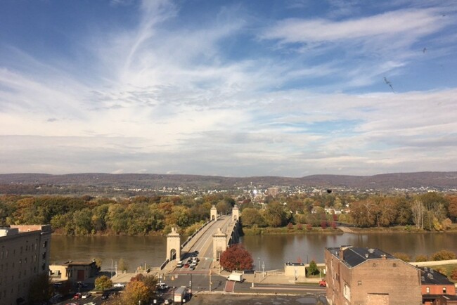 Building Photo - RiverView West (PNC Bank Building)