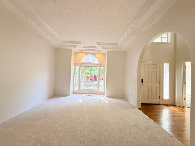 Building Photo - 16775 SW Springwater Ln