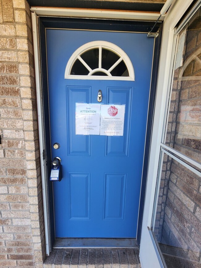 Foto del edificio - 3 bed 2 bath home, 1 car garage