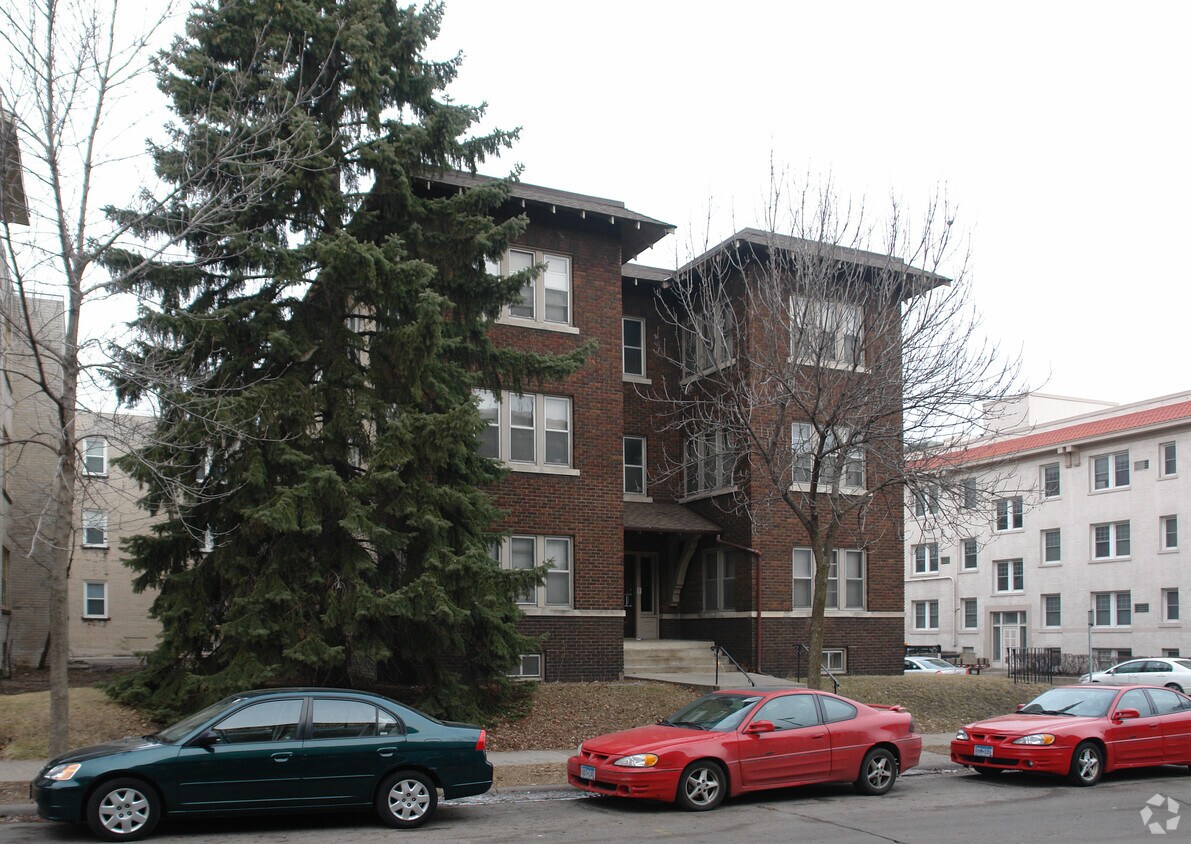 Building Photo - 2900 James Ave S