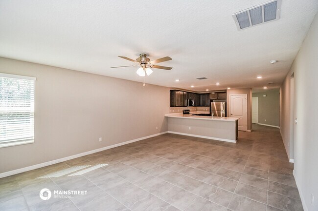 Foto del edificio - 15694 Woodbury Dr