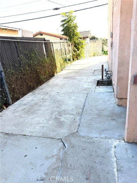 Building Photo - 814 E Erna Ave