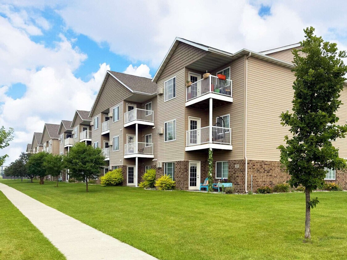 Foto principal - Maple Creek Apartments