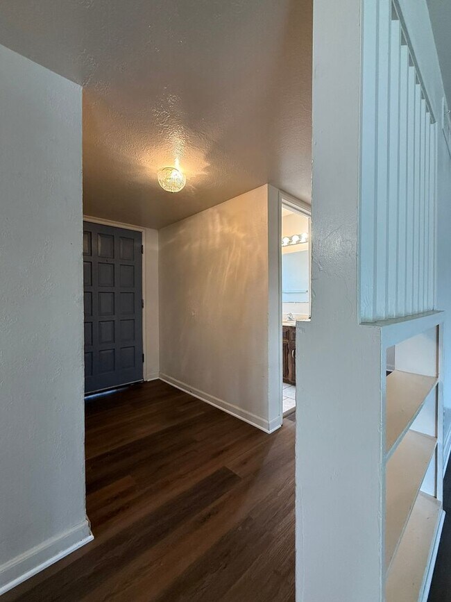 Foto del edificio - Available NOW! 4/2 With New Exterior Paint!!