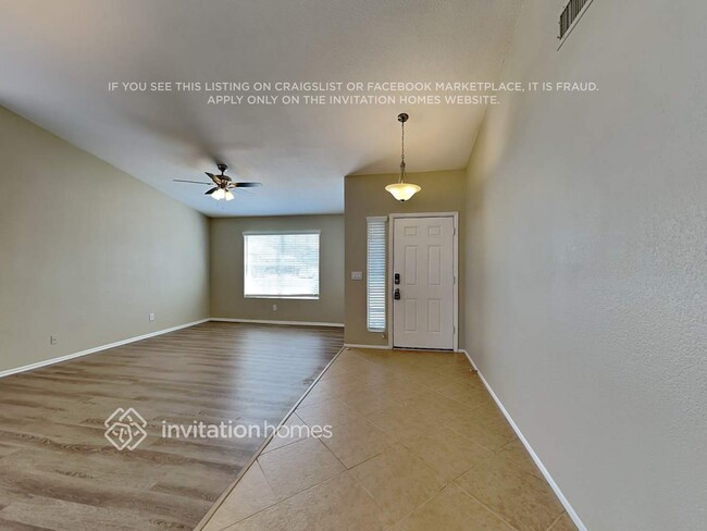 Building Photo - 8114 W Larkspur Dr