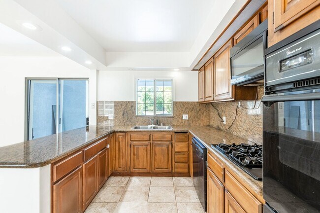 Building Photo - 2163 Santa Rosa Ave