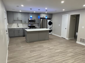 Building Photo - 4371 S Fairbourne Ave