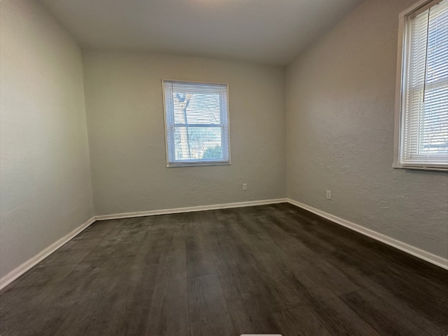 Building Photo - 3009 Greenbelt Dr