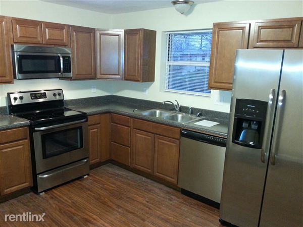 Building Photo - 121 Chevy Chase Dr