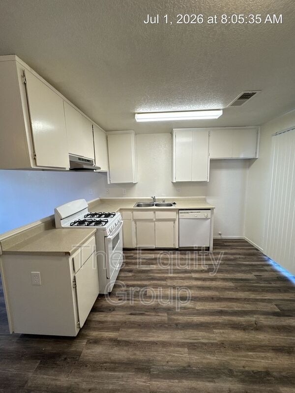 Foto del edificio - 10931 Thompson Dr