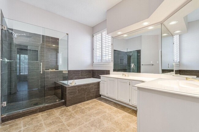 Building Photo - 2602 Garden Ridge Ln