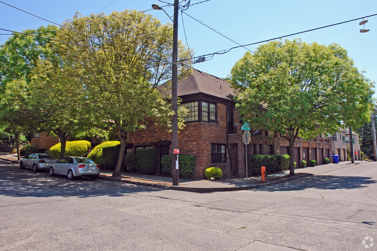 Building Photo - Laurelhurst Manor