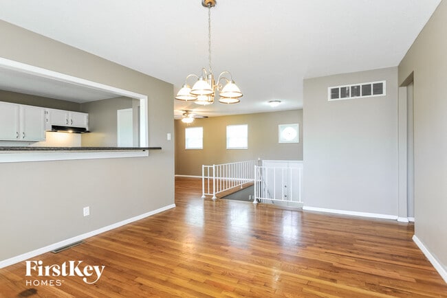 Building Photo - 5 Beavertail Ct