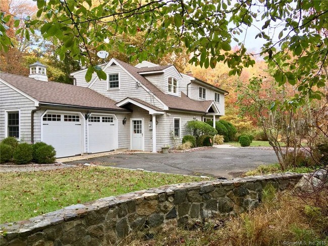 Building Photo - 33 MacGregor Dr