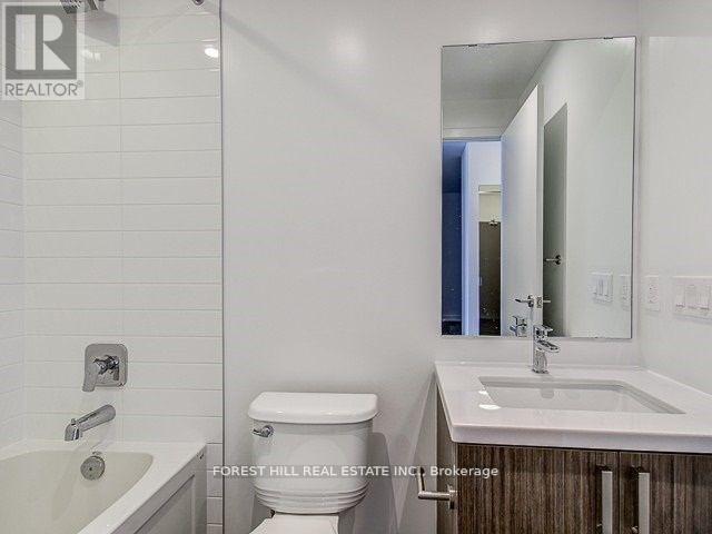Photo du bâtiment - 501 St Clair Ave W