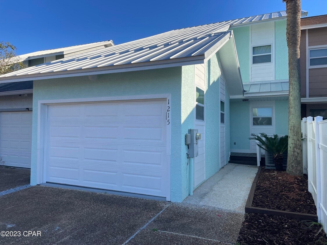 1215 Capri Dr, Panama City, FL 32405 Townhome Rentals in Panama City