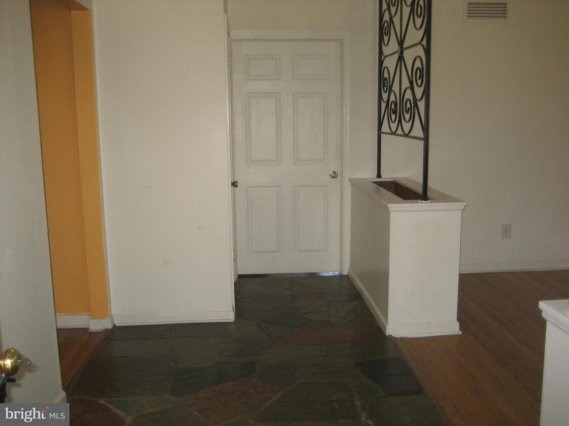 Foto principal - 1633 E Butler Pike