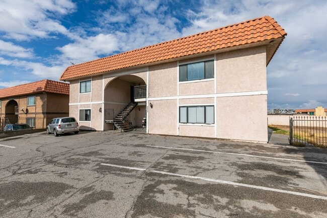 Foto del edificio - 6987 Mendon Ln