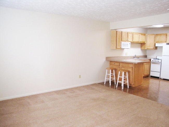 Studio - Greenbriar Village