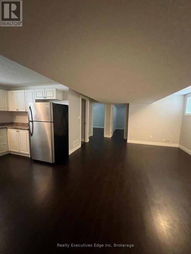 Building Photo - 119 Dallan Dr